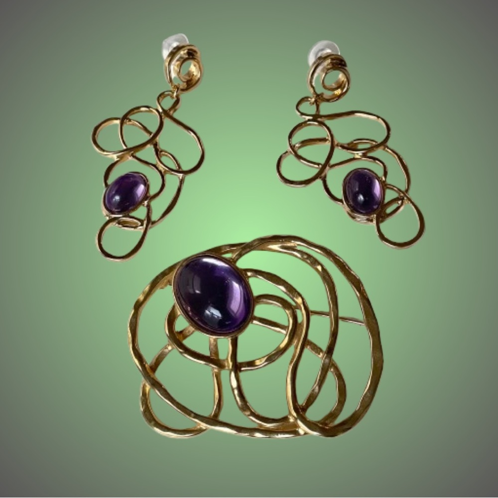 Vintage Avon “Golden Web” goldtone brooch & post dangle earrings purple cabochon